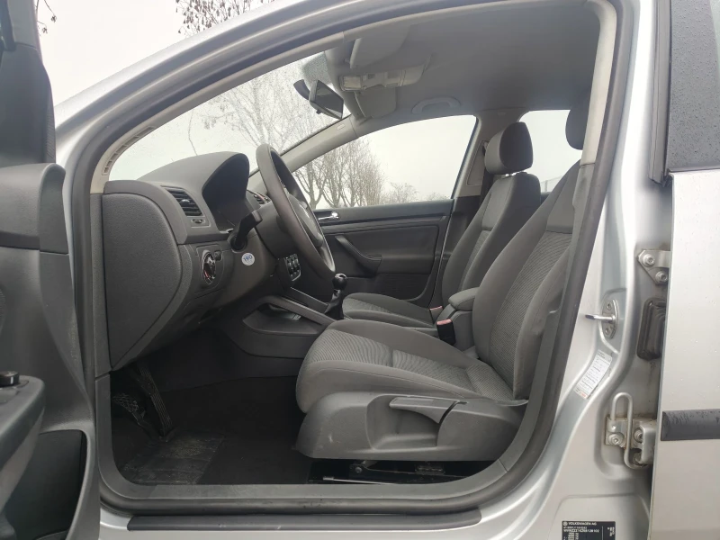 VW Golf 1.6i 102, снимка 12 - Автомобили и джипове - 52890391