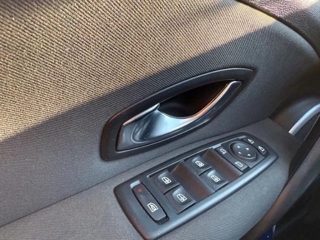 Renault Megane Рено Меган 2. 0, 140 кс. , Автоматик  - изображение 10