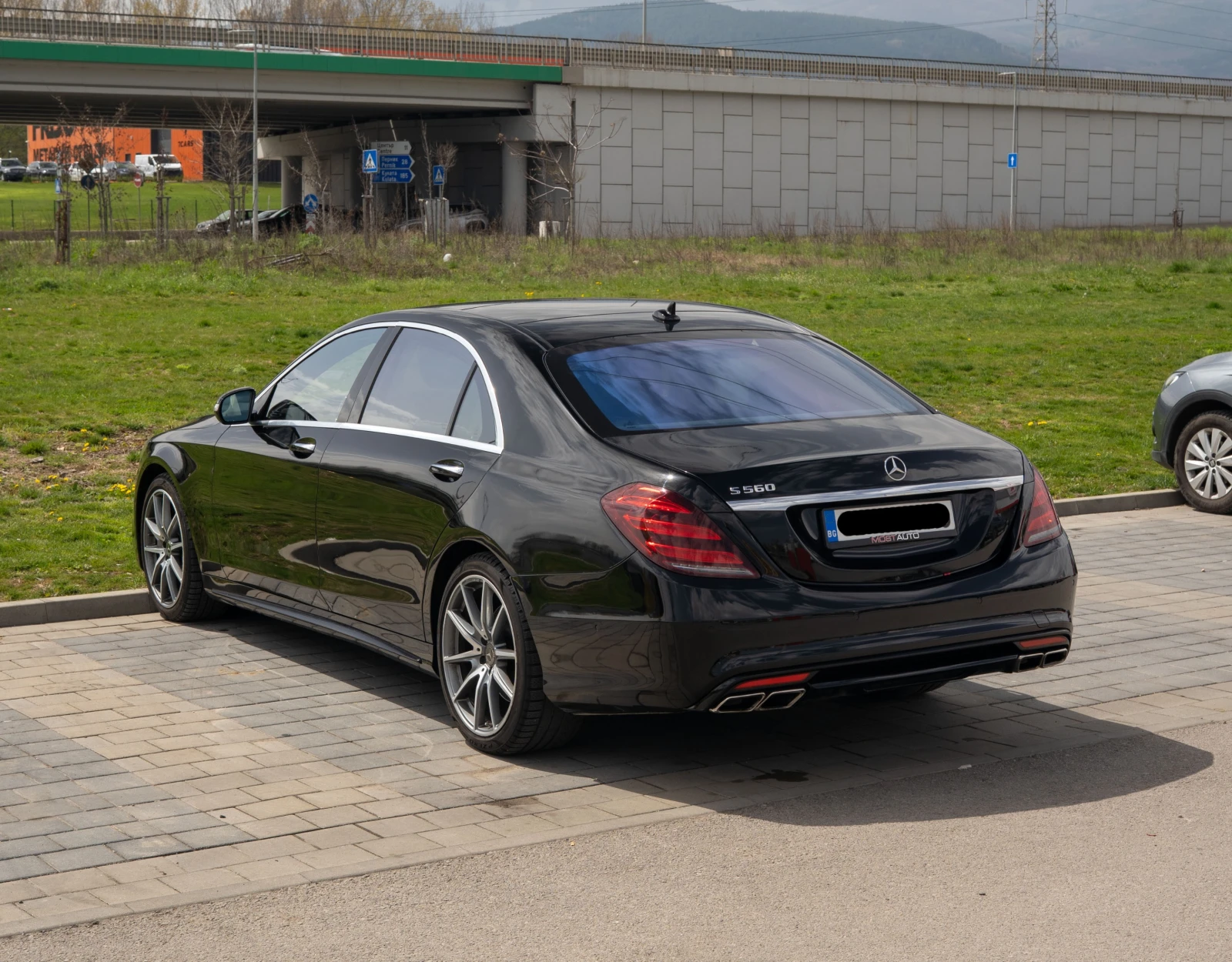 Mercedes-Benz S 560 V8, AMG line, 67 000км, 4.0 V8 bi-turbo - изображение 2