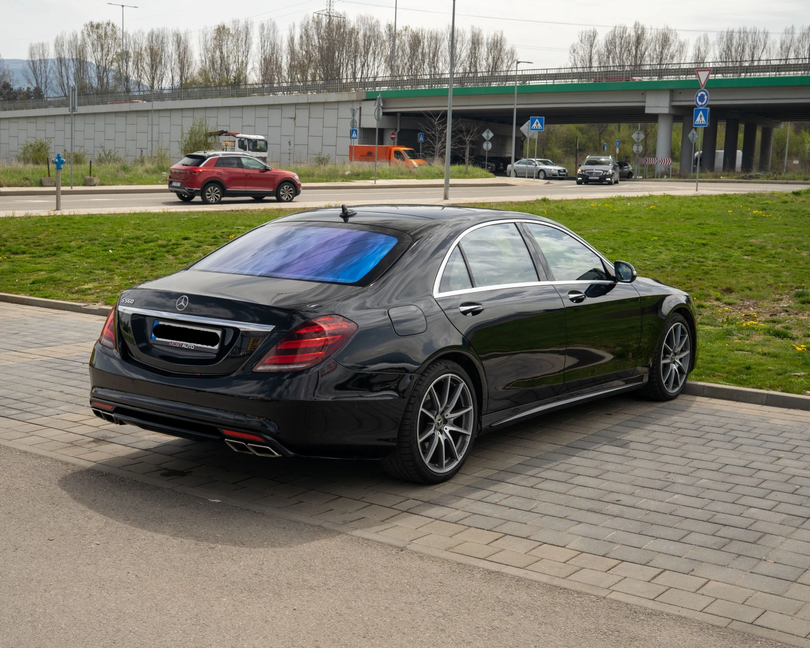 Mercedes-Benz S 560 V8, AMG line, 67 000км, 4.0 V8 bi-turbo - изображение 5