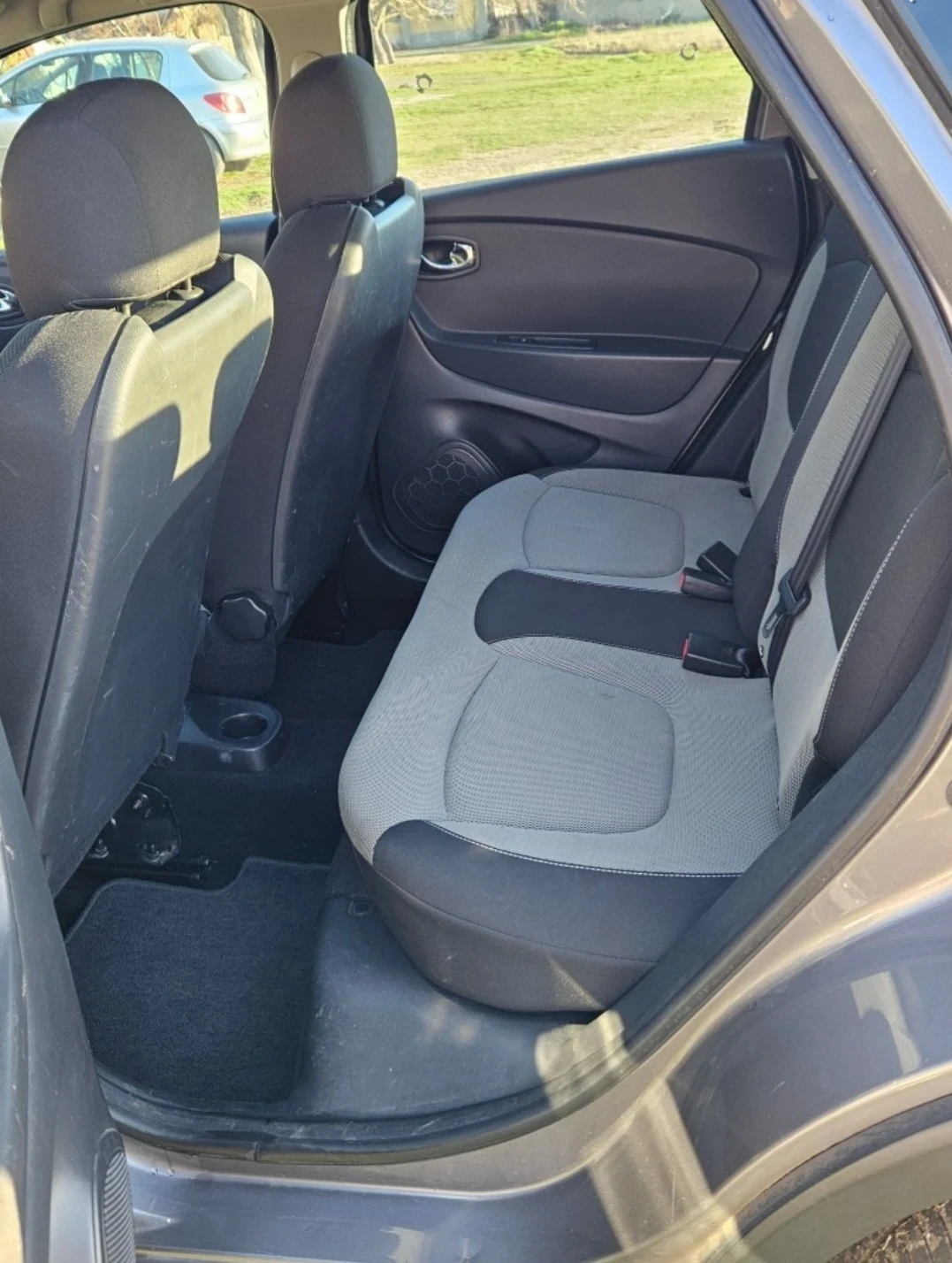Renault Captur 1.5  DCI AVTOMAT, снимка 9 - Автомобили и джипове - 50611968
