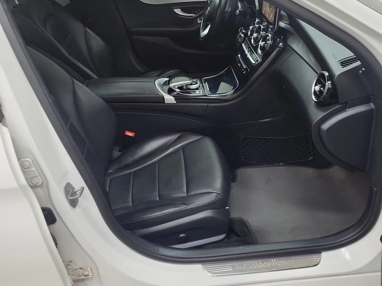 Mercedes-Benz C 300 *  *    *   *  | Mobile.bg   11