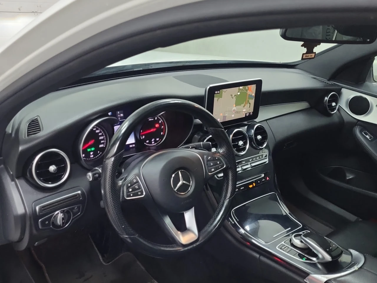 Mercedes-Benz C 300 * АВТО КРЕДИТ* ЦЕНА ДО БГ * Сервизна история *  - изображение 8