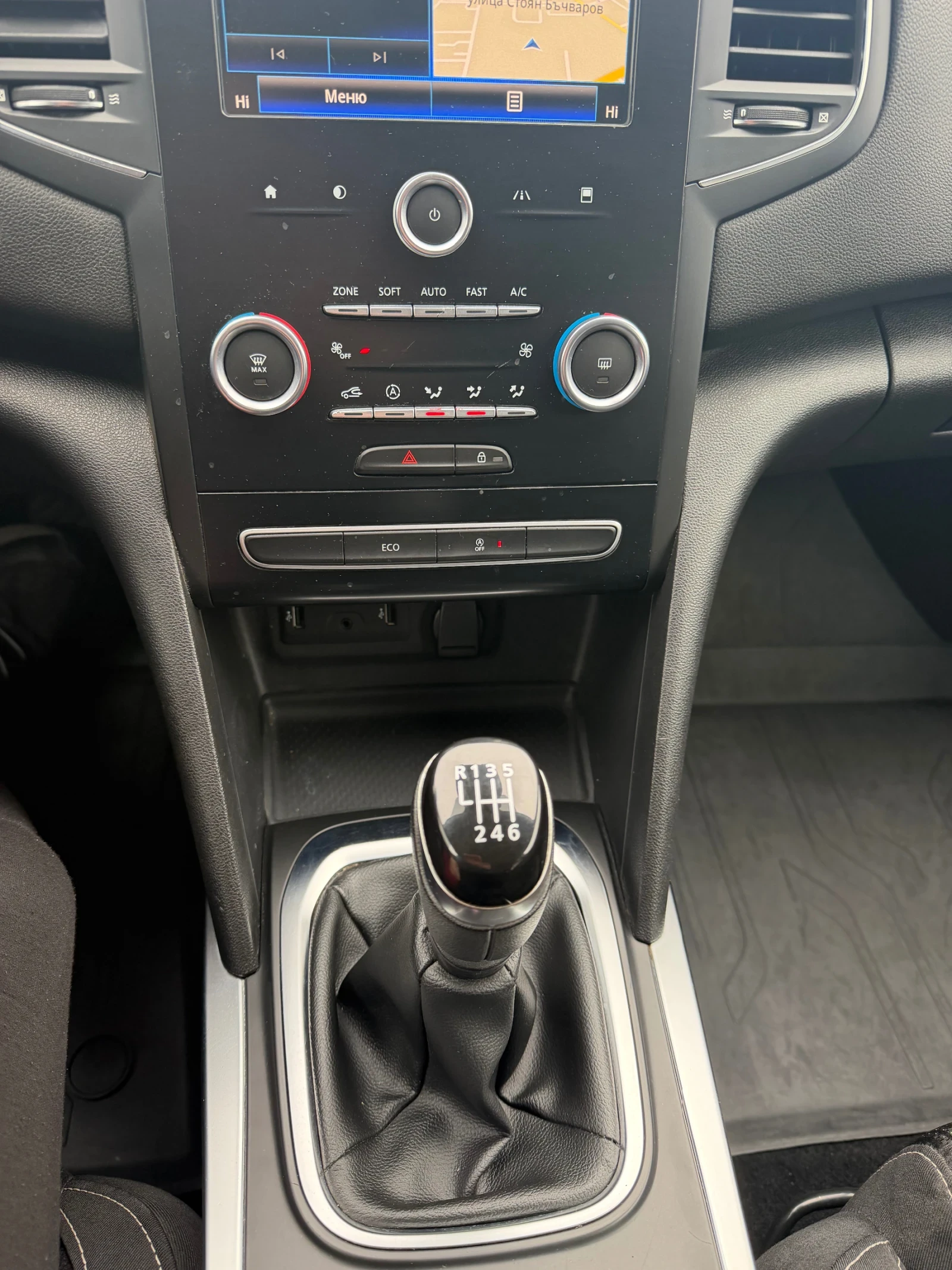 Renault Megane 1.5 dCi ПЪРВИ СОБСТВЕНИК - изображение 9