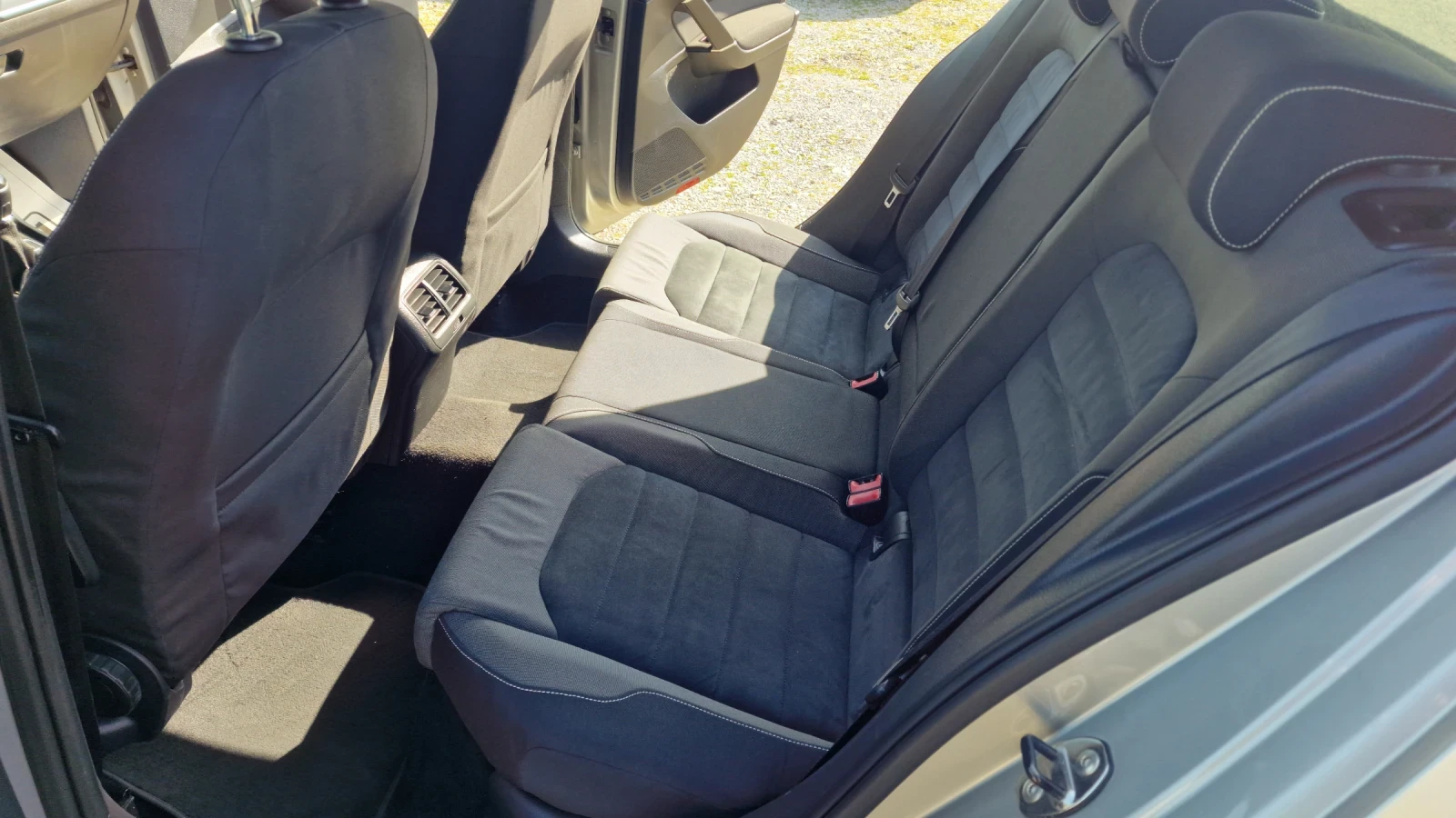 VW Golf 1.6TDi-105k.c.= Highline= , снимка 11 - Автомобили и джипове - 53714089