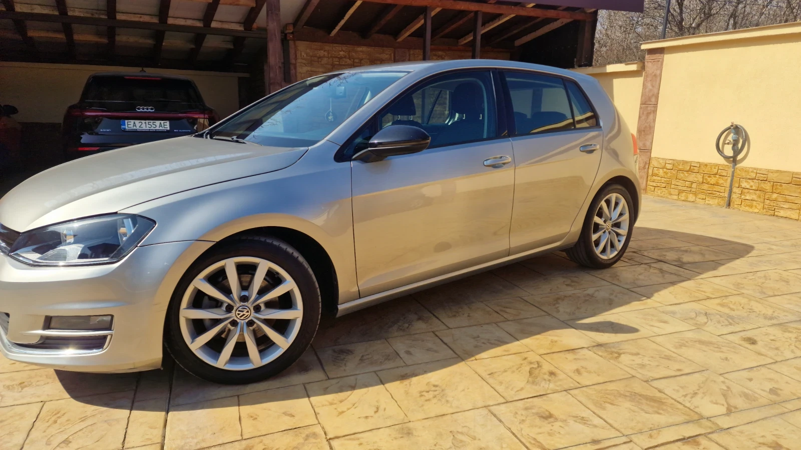 VW Golf 1.6TDi-105k.c.= Highline= , снимка 3 - Автомобили и джипове - 53714089