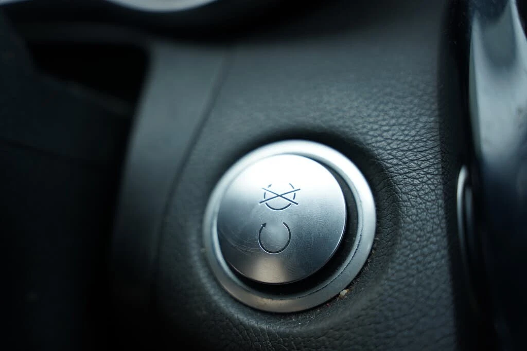 Mercedes-Benz C 450 AMG * AMG Line * HeadUp * * AвтоКредит* (ЦЕНА ДО БГ), снимка 11 - Автомобили и джипове - 54069659