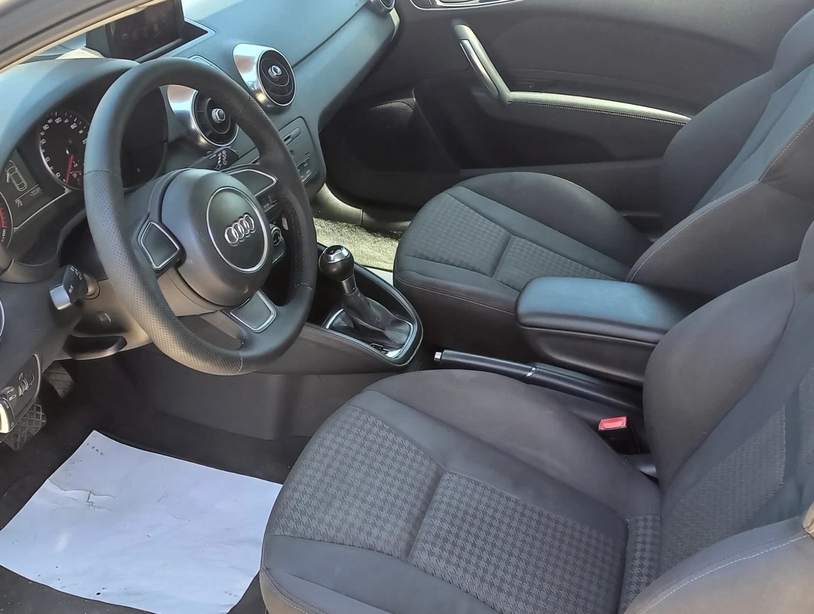 Audi A1 1.4 S-tronic , снимка 9 - Автомобили и джипове - 54104181