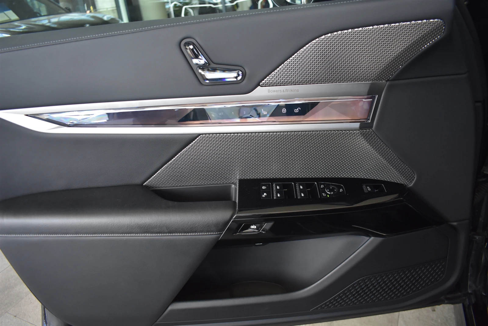 BMW 740 xDrive Sedan, снимка 12 - Автомобили и джипове - 54206705