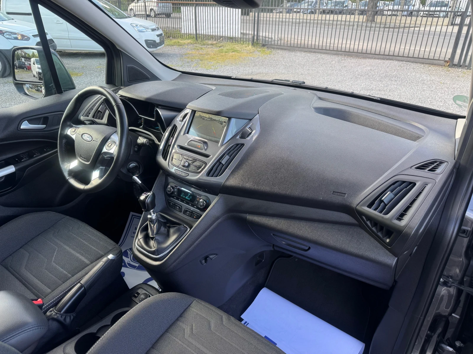 Ford Tourneo Connect 1.0Ecoboost TITANIUM NAVI!! CAMERA!! PANO!! FULL!!, снимка 13 - Автомобили и джипове - 54346209