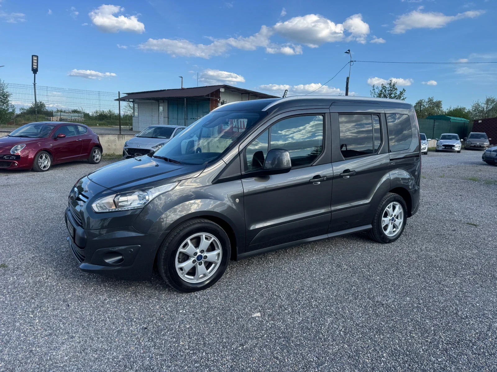 Ford Tourneo Connect 1.0Ecoboost TITANIUM NAVI!! CAMERA!! PANO!! FULL!!, снимка 2 - Автомобили и джипове - 54346209