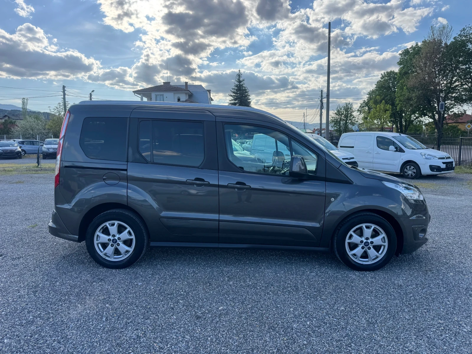 Ford Tourneo Connect 1.0Ecoboost TITANIUM NAVI!! CAMERA!! PANO!! FULL!!, снимка 8 - Автомобили и джипове - 54346209