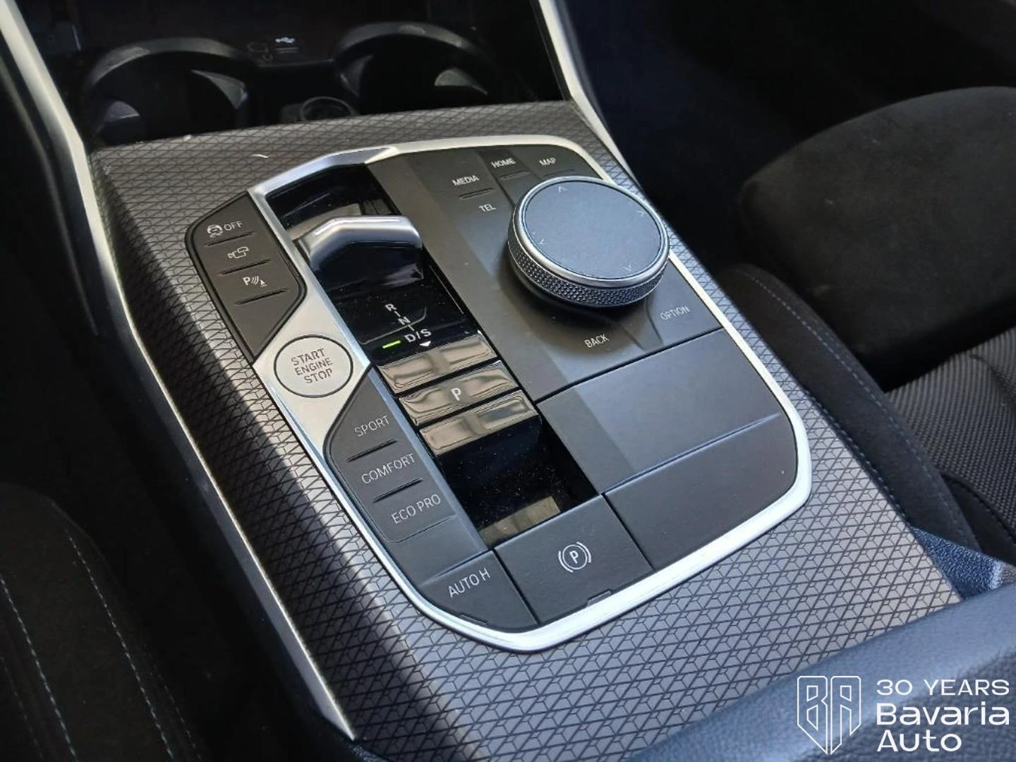 BMW 320 d Touring xDrive M Sport Paket, снимка 12 - Автомобили и джипове - 54396598
