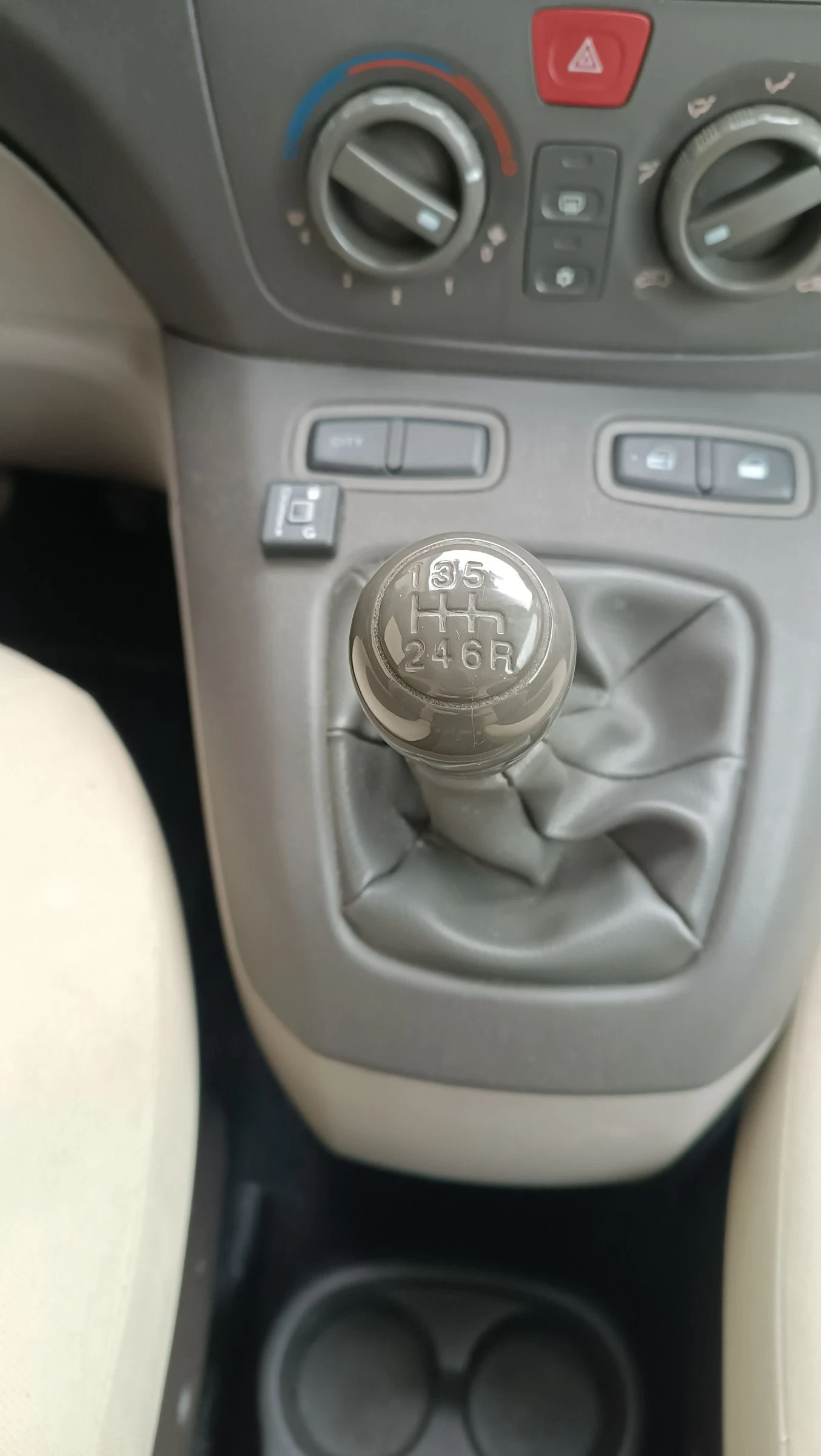 Fiat Idea 1.4 16v 95к. с, ., GPL, 6 СКОРОСТИ, снимка 5 - Автомобили и джипове - 54749696