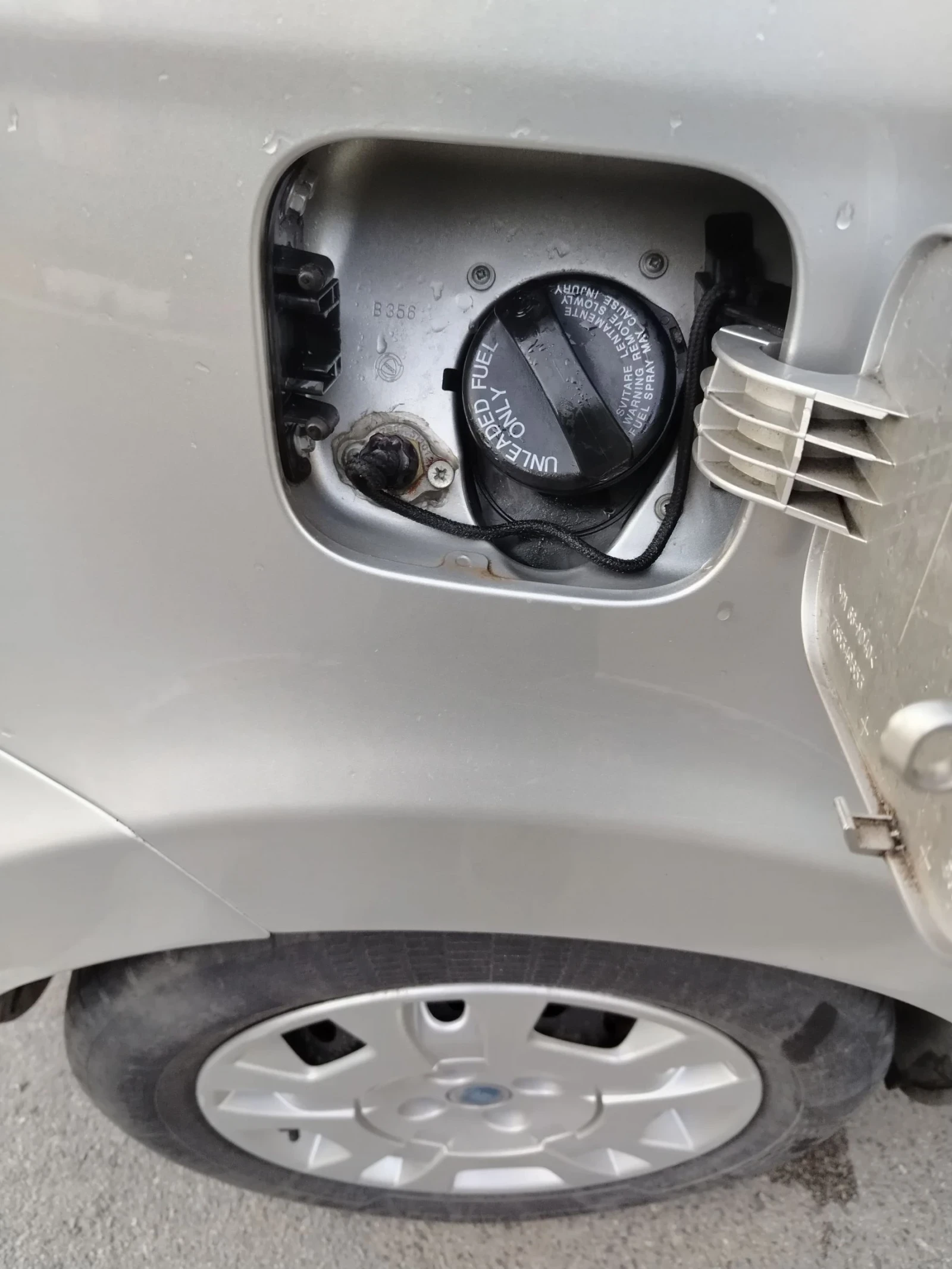 Fiat Idea 1.4 16v 95к. с, ., GPL, 6 СКОРОСТИ, снимка 11 - Автомобили и джипове - 54749696