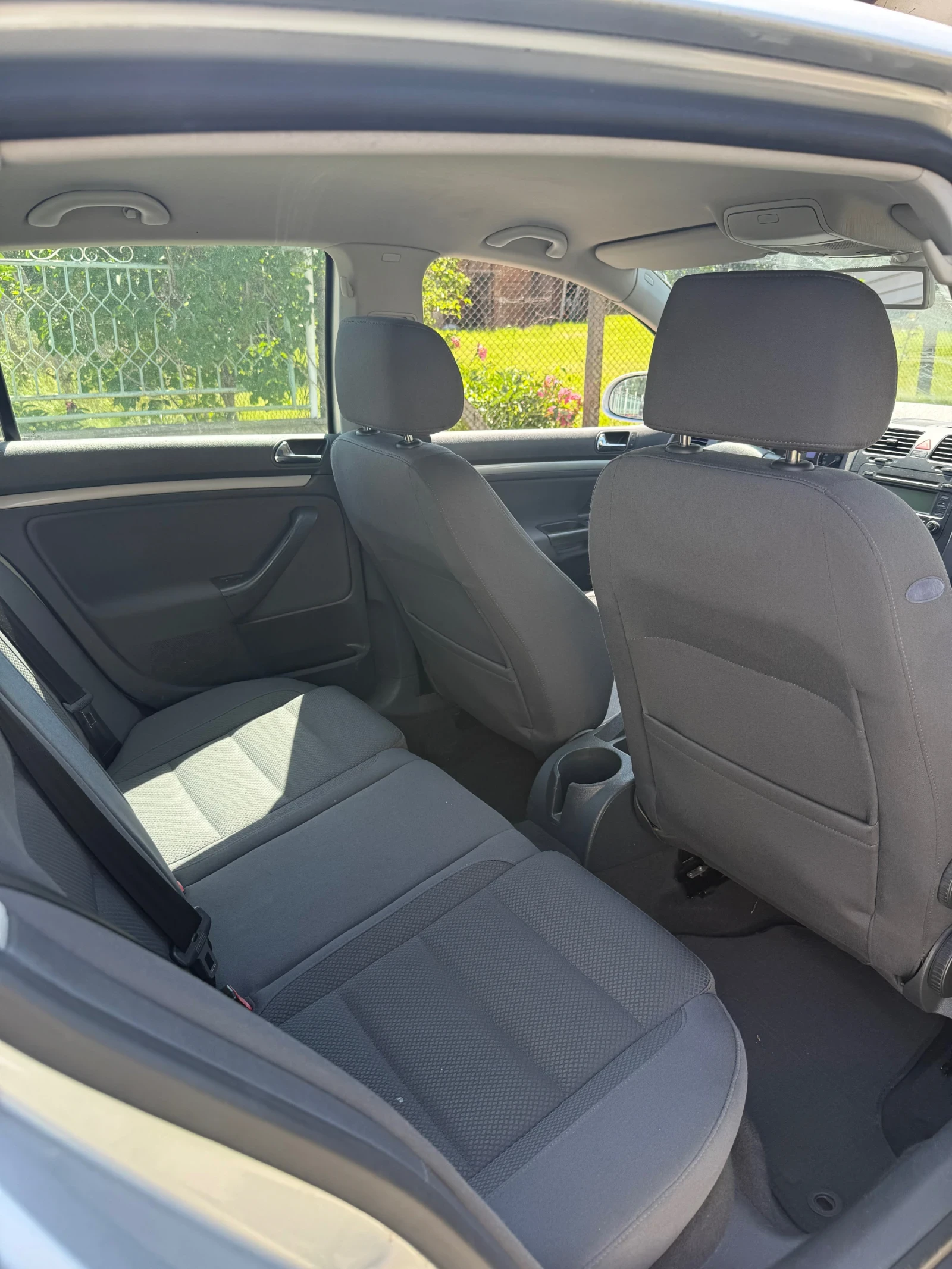 VW Golf 5 1.4i, снимка 7 - Автомобили и джипове - 54835013