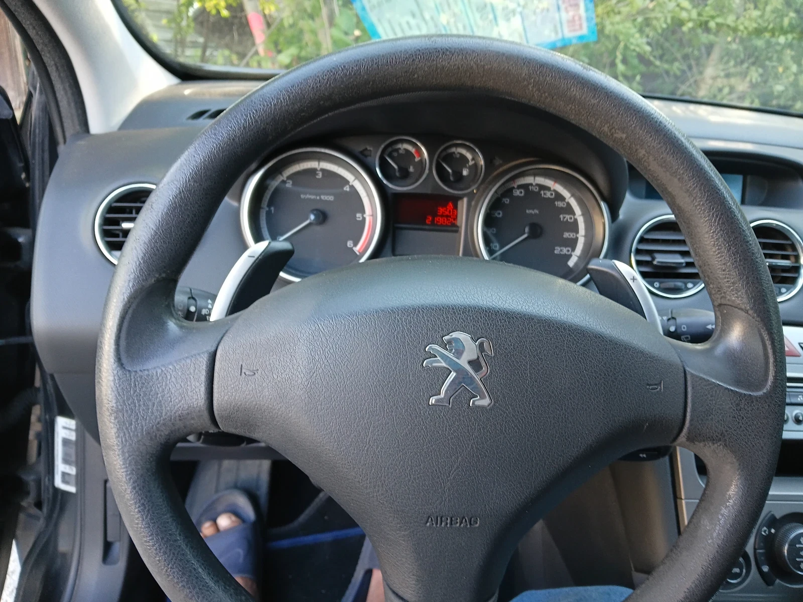 Peugeot 308 1.6 HDI автоматик, снимка 8 - Автомобили и джипове - 55705074