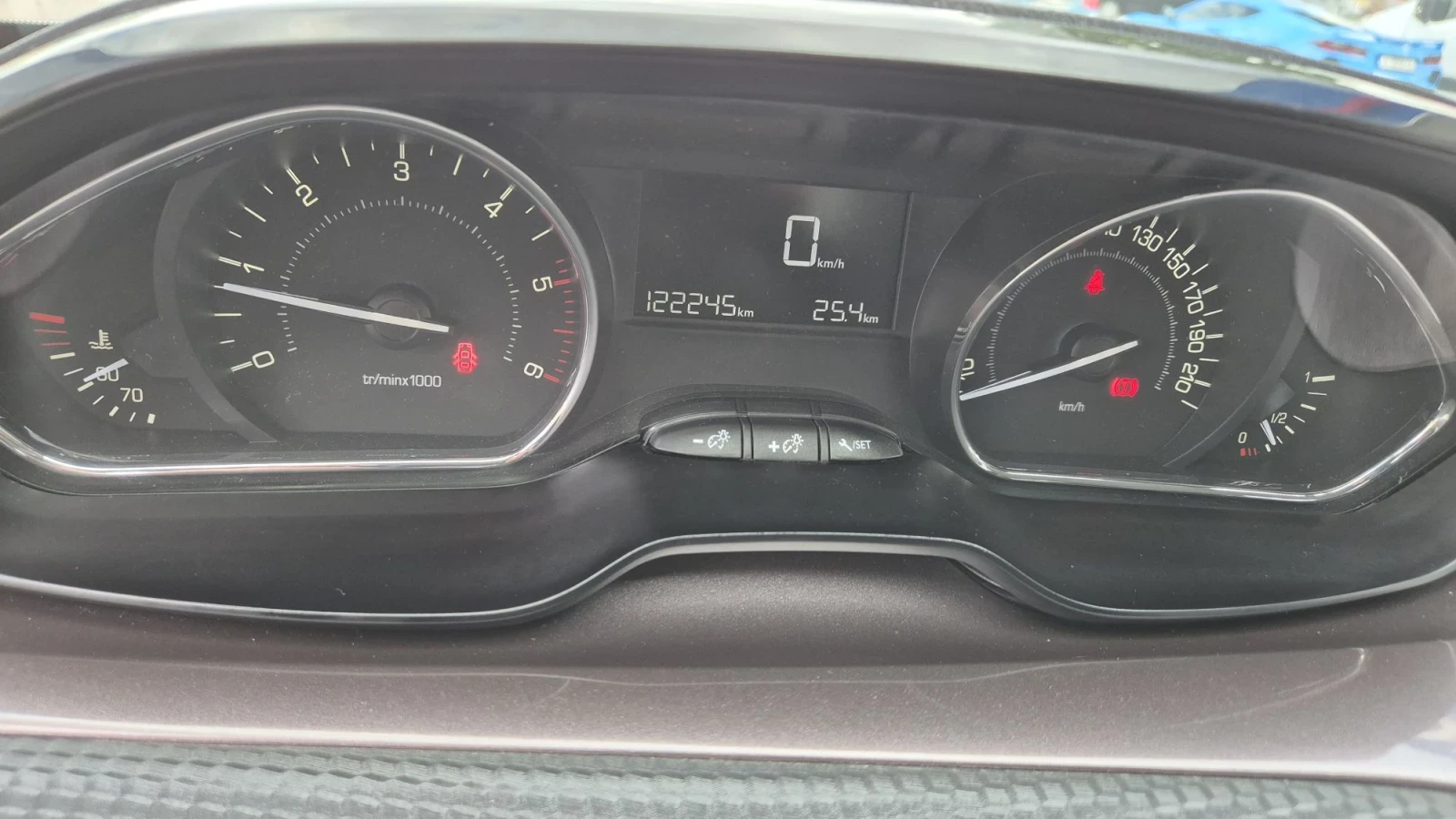 Peugeot 2008 1.4HDI* ИТАЛИЯ* ПЕРФЕКТНА* , снимка 16 - Автомобили и джипове - 56201164