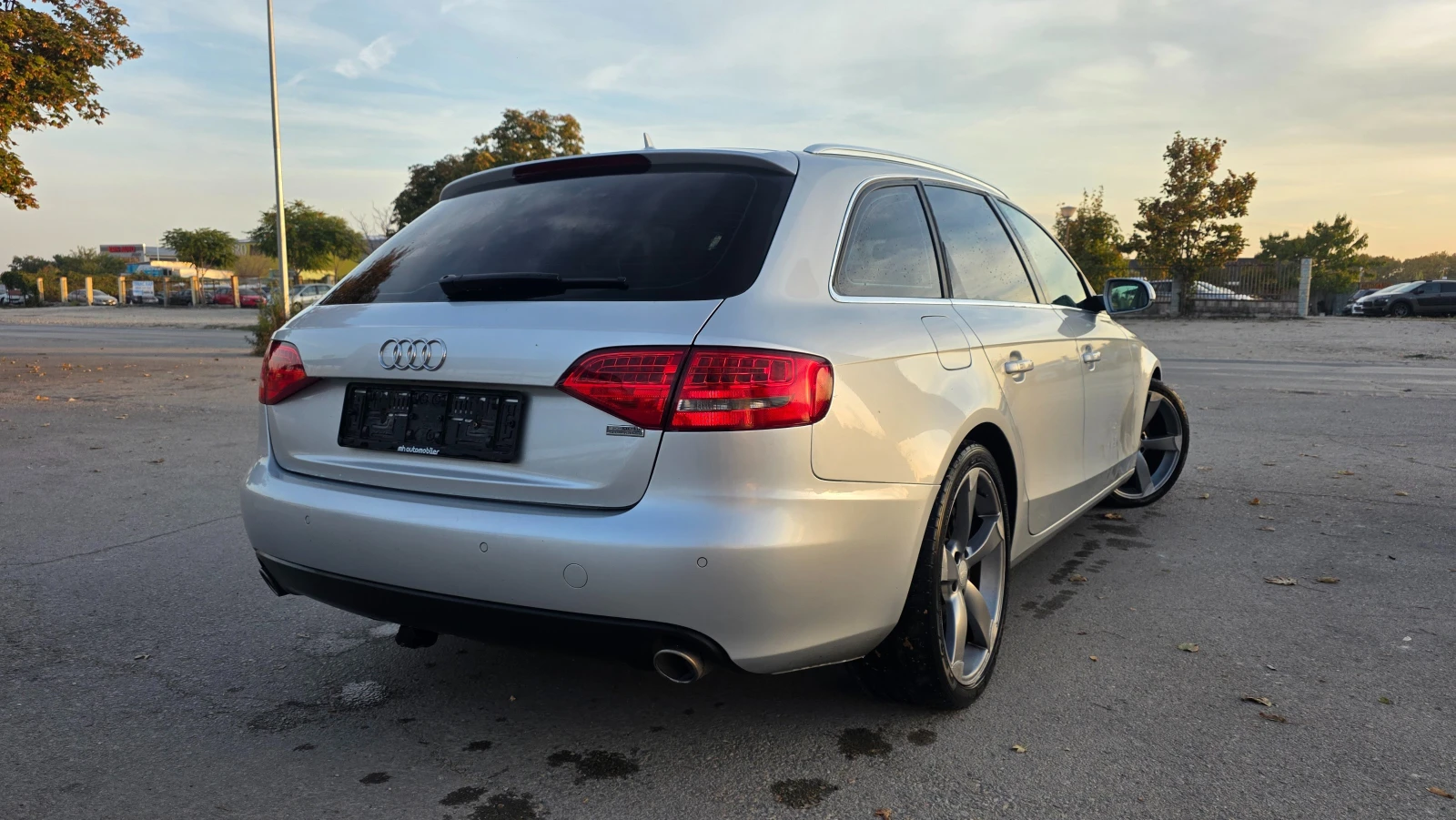 Audi A4 БЕЗУПРЕЧНА, снимка 5 - Автомобили и джипове - 56742674