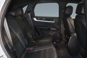 Porsche Cayenne E-HYBRID / SPORT CHRONO / BOSE / HEAD-UP / MATRIX, снимка 16