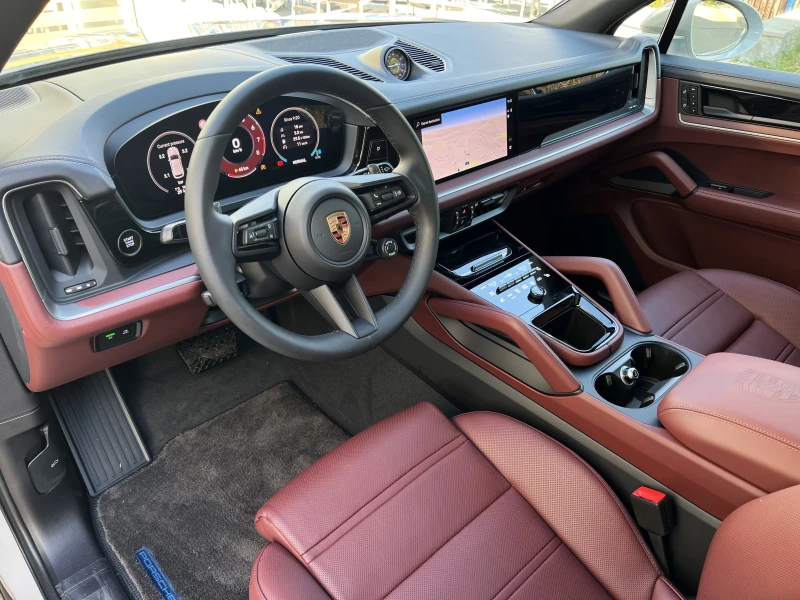 Porsche Cayenne V6/NEW MOD/SPORT DESIGN/LIFT/MATRIX/BOSE/360/PANO/, снимка 10 - Автомобили и джипове - 47847265