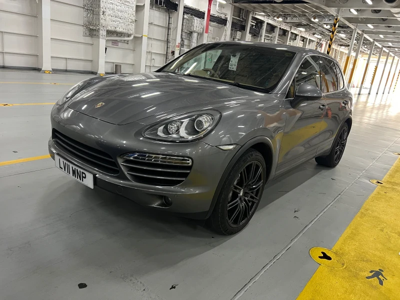 Porsche Cayenne 3.0 Diesel, снимка 2 - Автомобили и джипове - 52335872
