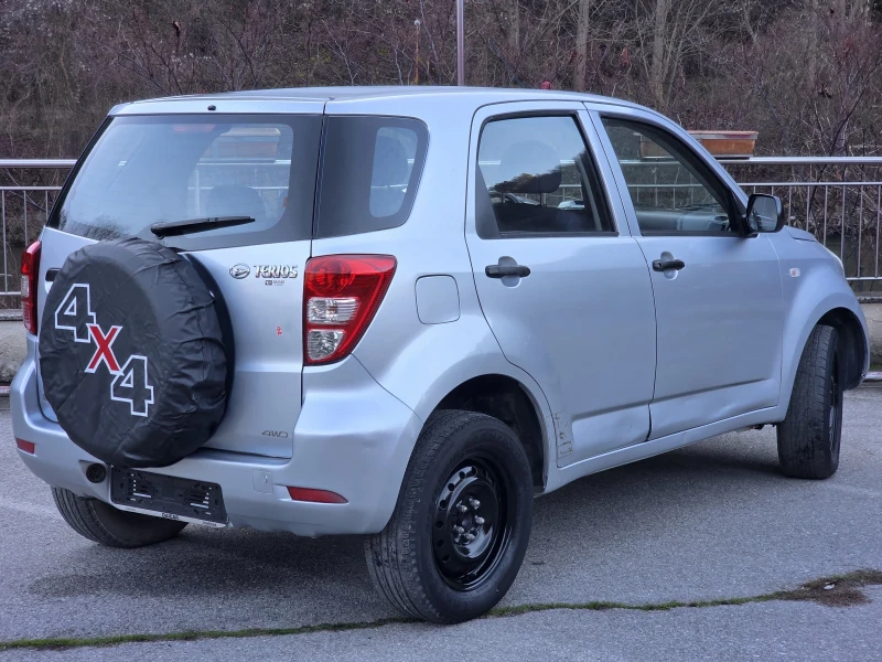 Daihatsu Terios 4х4 1.3 Газ/Бензин Италия, снимка 7 - Автомобили и джипове - 52767185