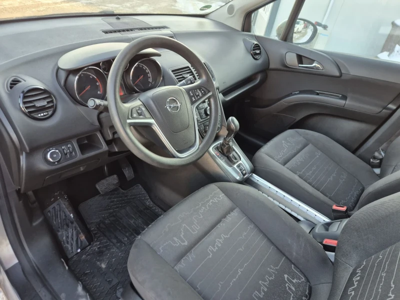 Nissan Qashqai 1.5DCI, снимка 8 - Автомобили и джипове - 53162853
