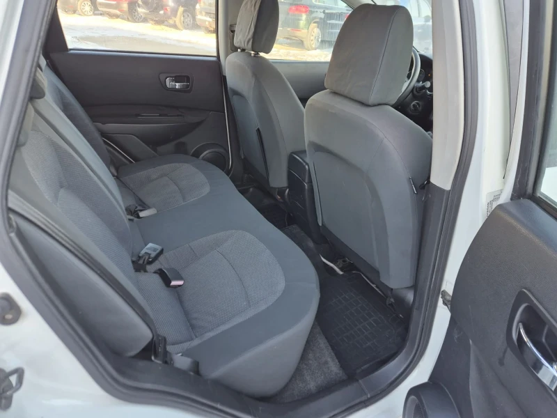 Nissan Qashqai 1.5DCI, снимка 13 - Автомобили и джипове - 53162853