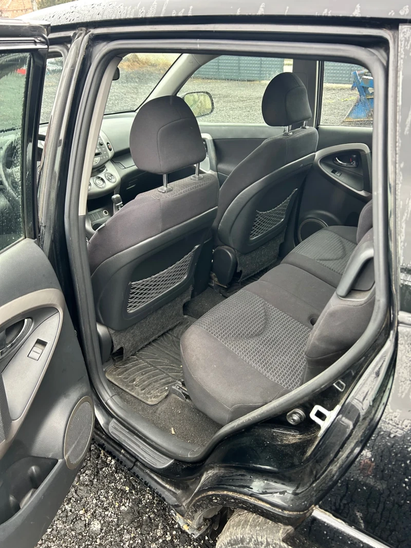 Toyota Rav4, снимка 8 - Автомобили и джипове - 53509910