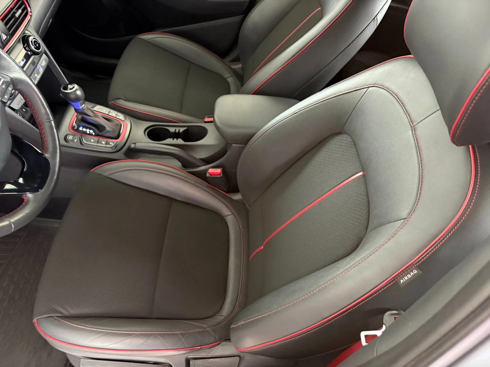 Hyundai Kona 1.6* 2WD* СЕРВИЗНА КНИЖКА С ПЪЛНА ИСТОРИЯ - изображение 8