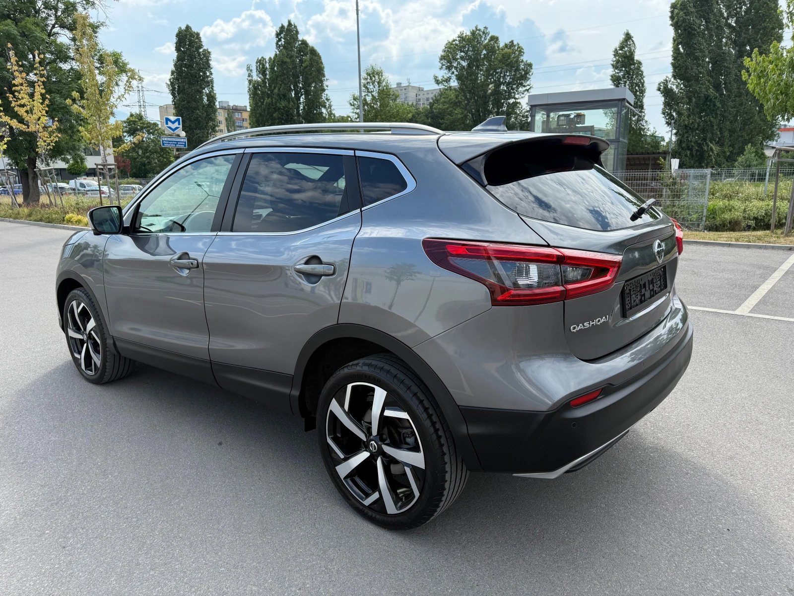 Nissan Qashqai 1.5DCI* KAMERA360* PANORAMA* KOЖА* КАТО НОВА* FULL - изображение 6