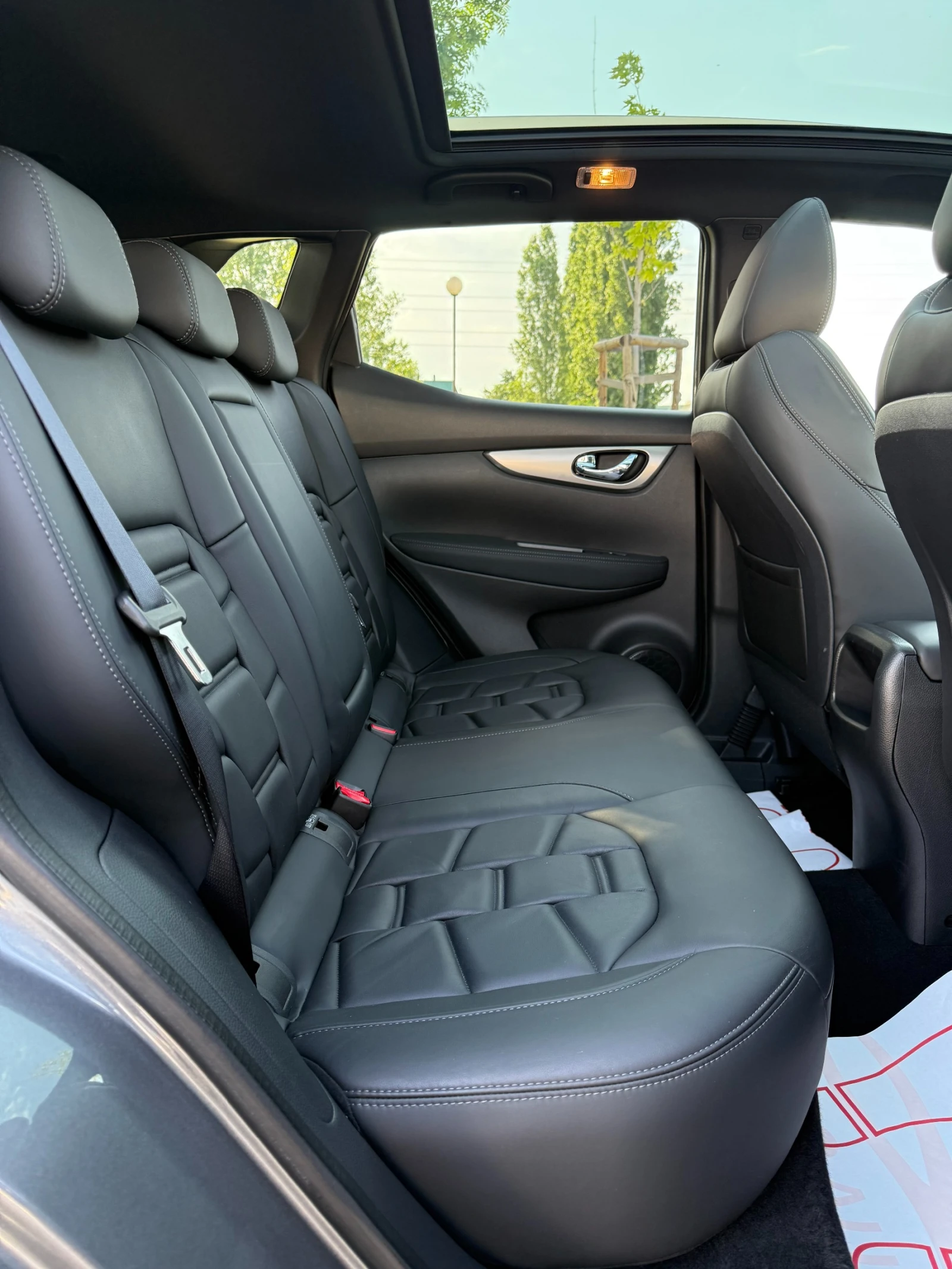 Nissan Qashqai 1.5DCI* KAMERA360* PANORAMA* KOЖА* КАТО НОВА* FULL - изображение 10