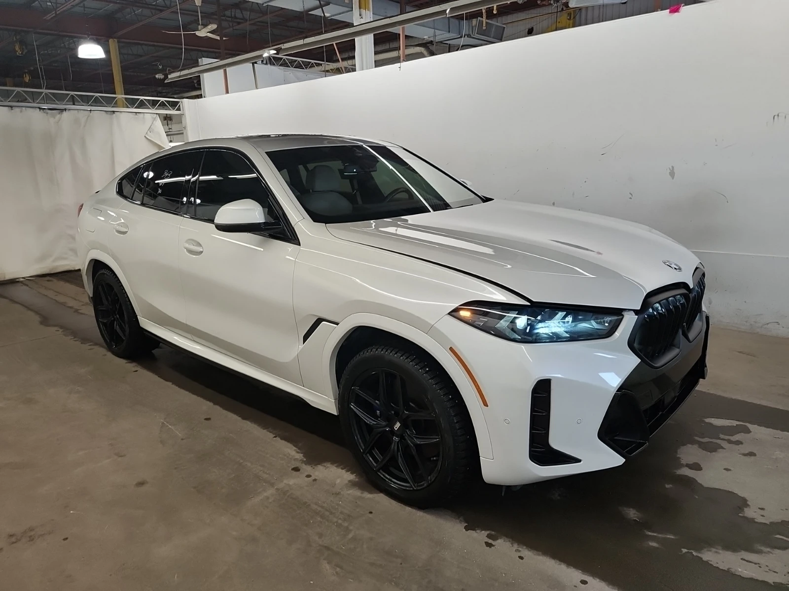 BMW X6 xDrive40i| DISTRONIC| HUD| 360| ОБДУХВАНЕ+ ГУМИ, снимка 3 - Автомобили и джипове - 53719038