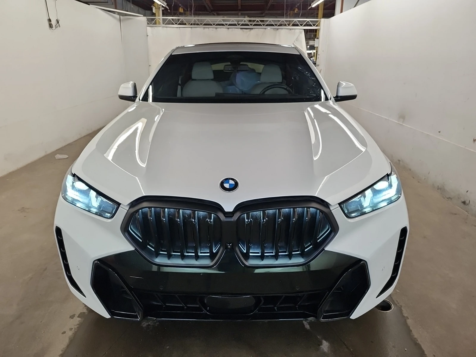 BMW X6 xDrive40i| DISTRONIC| HUD| 360| ОБДУХВАНЕ+ ГУМИ, снимка 2 - Автомобили и джипове - 53719038