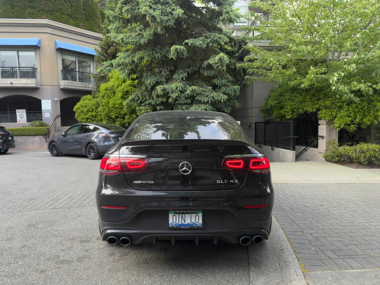 Mercedes-Benz GLC 43 AMG 4MATIC * ПОДГРЕВ * ПАНОРАМА * BURMESTER * CARFAX, снимка 4 - Автомобили и джипове - 54611791