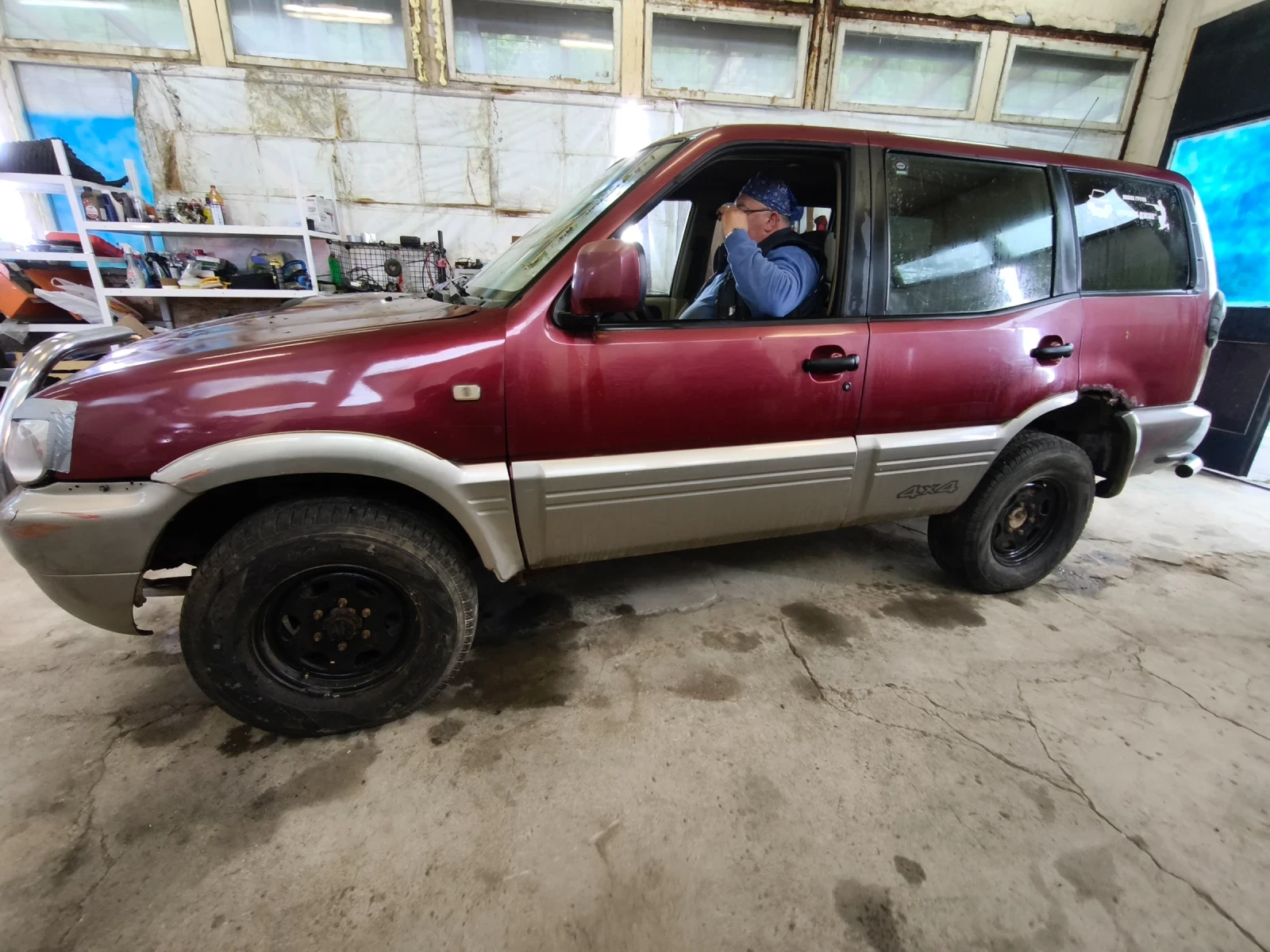 Nissan Terrano 2.7, снимка 3 - Автомобили и джипове - 54645817