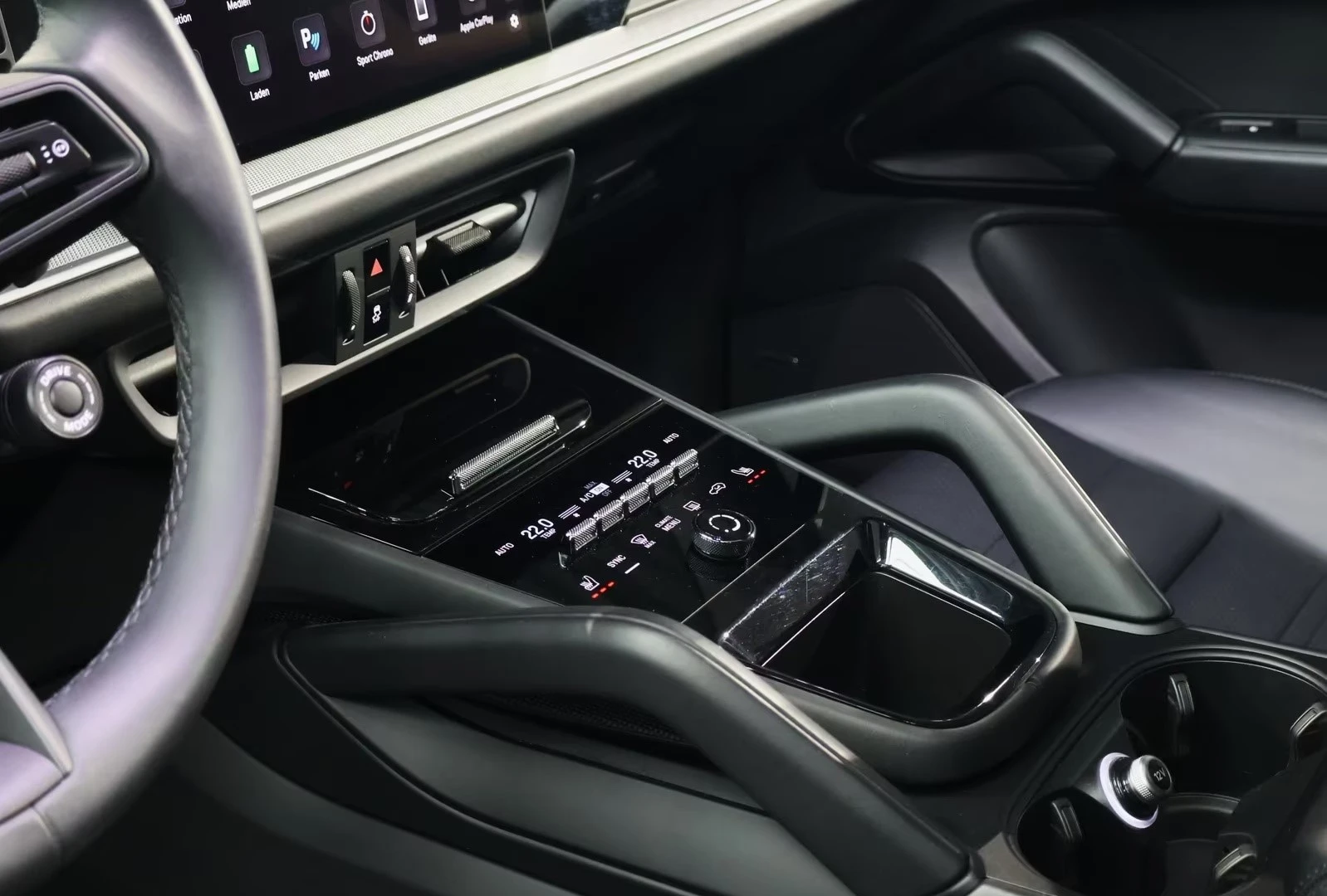 Porsche Cayenne E-HYBRID / SPORT CHRONO / BOSE / HEAD-UP / MATRIX, снимка 13 - Автомобили и джипове - 54880026