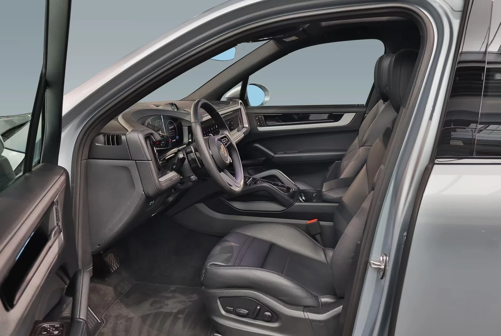 Porsche Cayenne E-HYBRID / SPORT CHRONO / BOSE / HEAD-UP / MATRIX, снимка 7 - Автомобили и джипове - 54880026