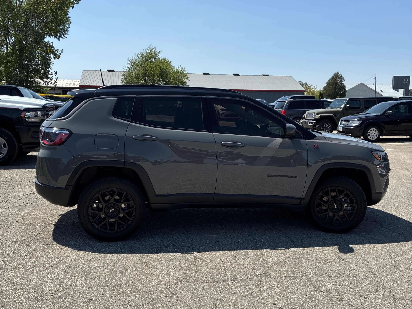 Jeep Compass TRAILHAWK / ПАНО / ЛИЗИНГ / ЦЕНА до БГ, снимка 2 - Автомобили и джипове - 55625536