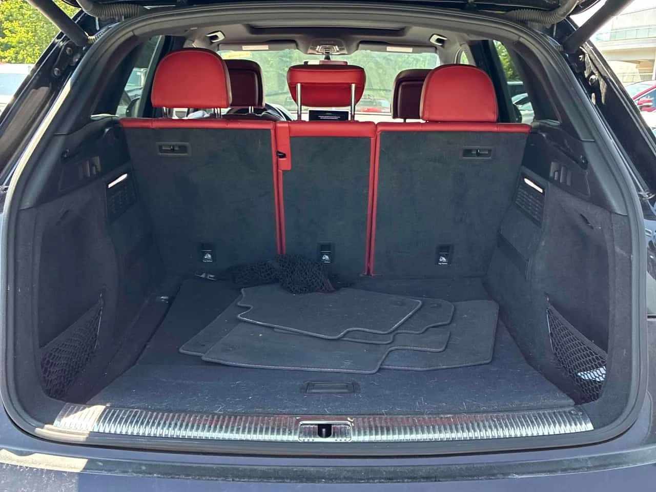 Audi SQ5 * Technik * CARFAX * ОПЦИЯ ЗА ФИНАНСИРАНЕ , снимка 13 - Автомобили и джипове - 55723229