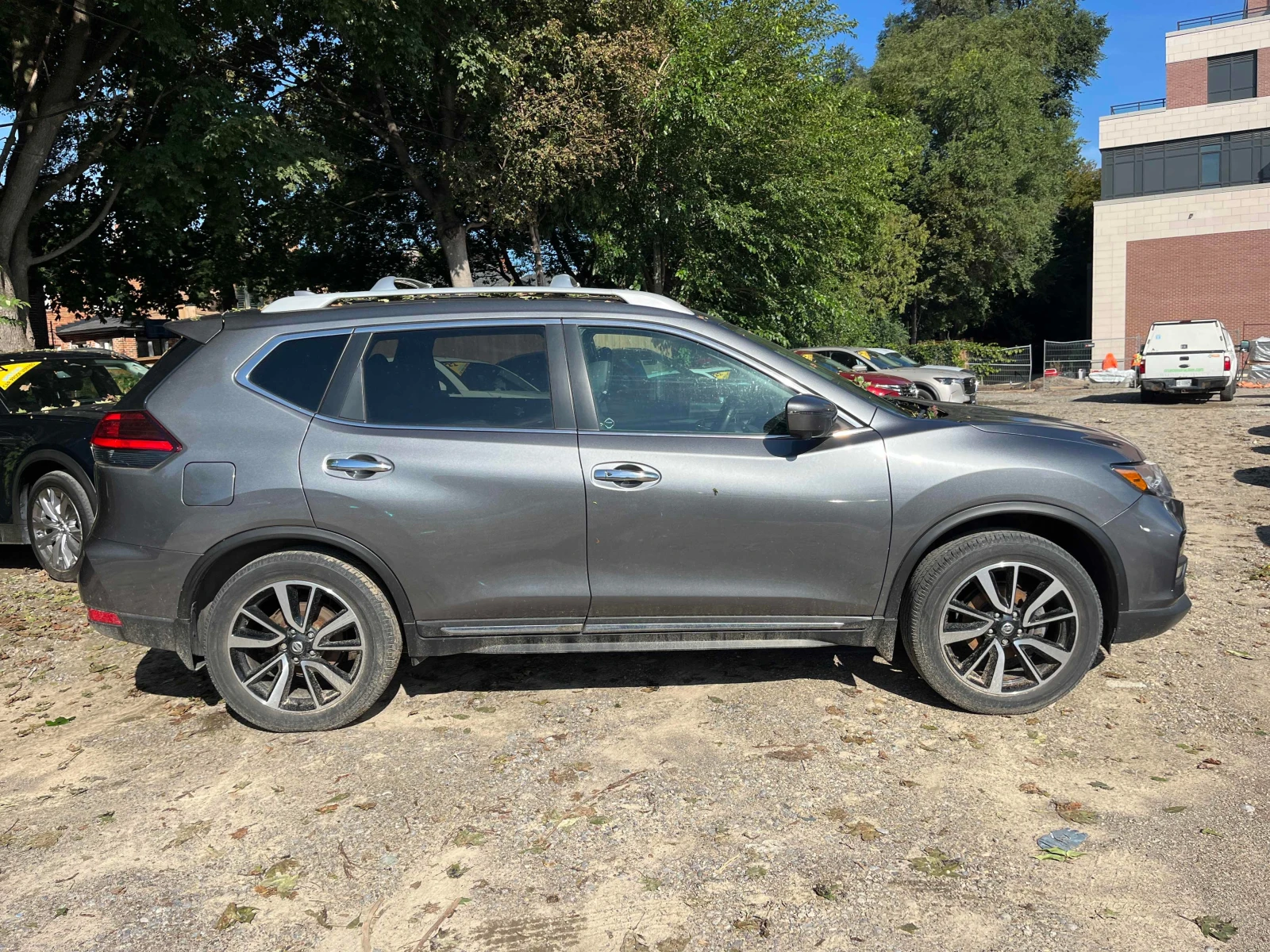 Nissan Rogue * AWD 4dr * АВТОКРЕДИТ БЕЗ ПЪРВОНАЧАЛНА ВНОСКА* , снимка 14 - Автомобили и джипове - 55988456