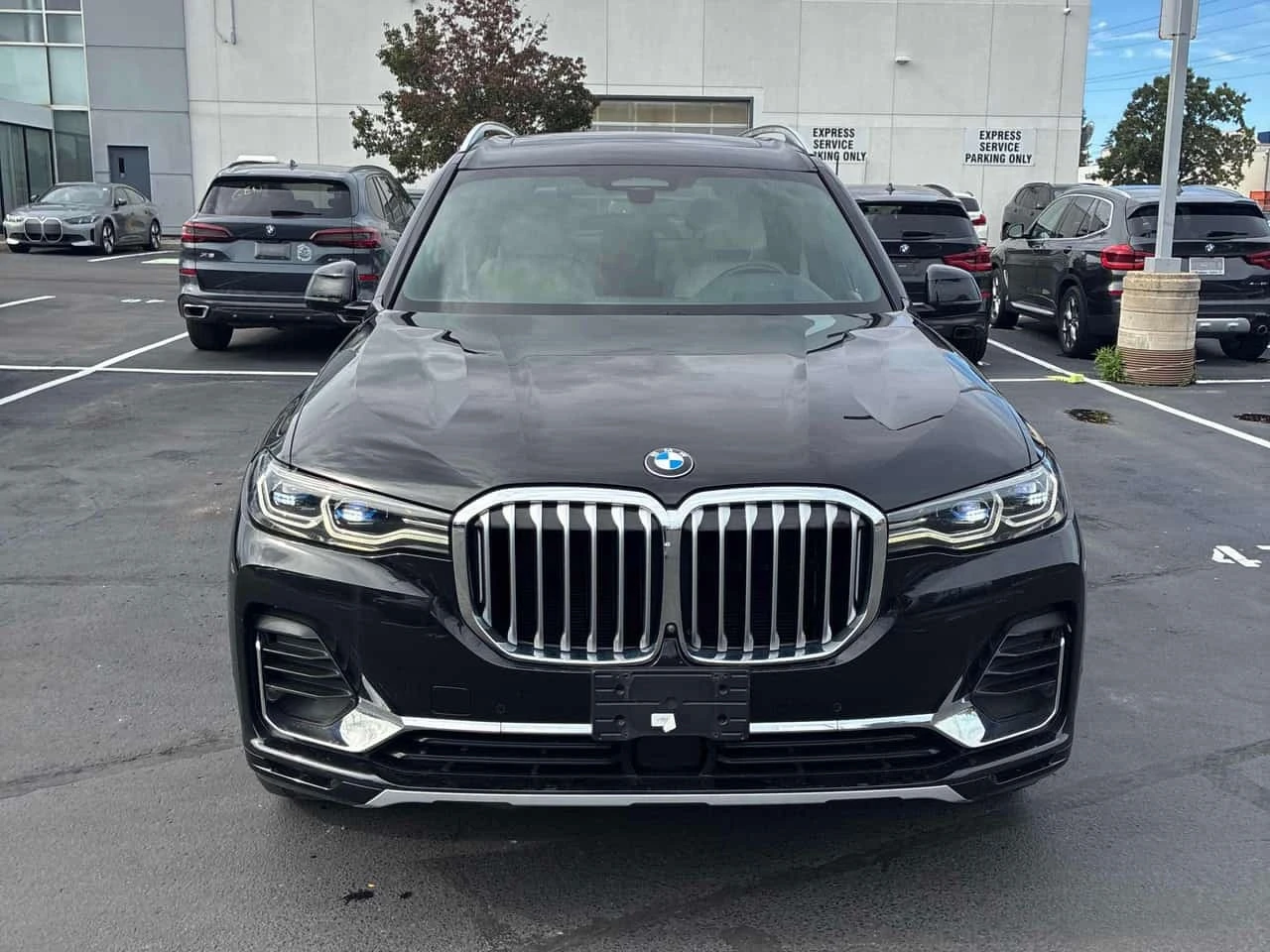 BMW X7 * xDrive40i * ГЛАВНО ПРЕДСТАВИТЕЛСТВО НА BMW* , снимка 2 - Автомобили и джипове - 56334919