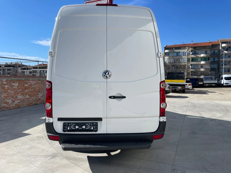 VW Crafter 2.0TDI//136k.c.//АВТОПИЛОТ/КЛИМАТРОНИК/МУЛТИМЕДИЯ, снимка 4 - Бусове и автобуси - 49402678