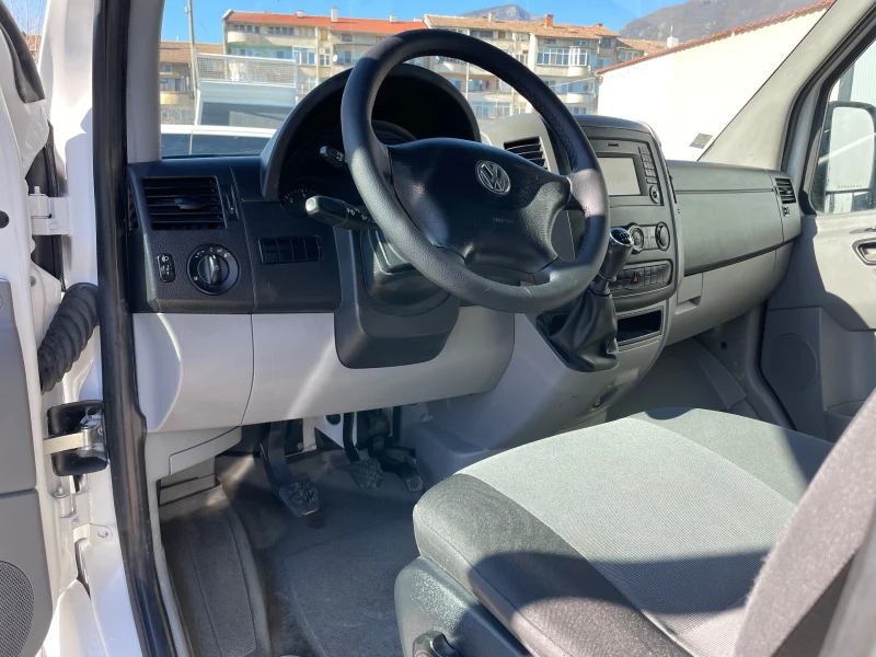 VW Crafter 2.0TDI//136k.c.//АВТОПИЛОТ/КЛИМАТРОНИК/МУЛТИМЕДИЯ, снимка 11 - Бусове и автобуси - 49402678