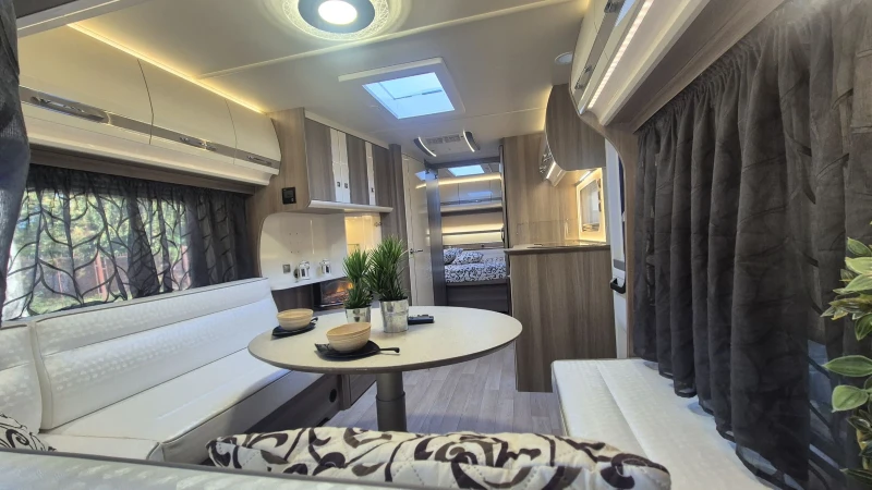 Каравана Fendt BIJOU CHROM, снимка 10 - Каравани и кемпери - 52236155