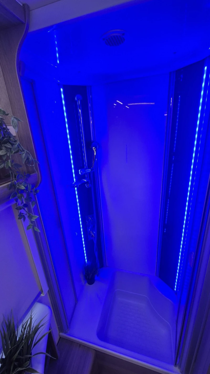 Каравана Fendt BIJOU CHROM, снимка 16 - Каравани и кемпери - 52236155