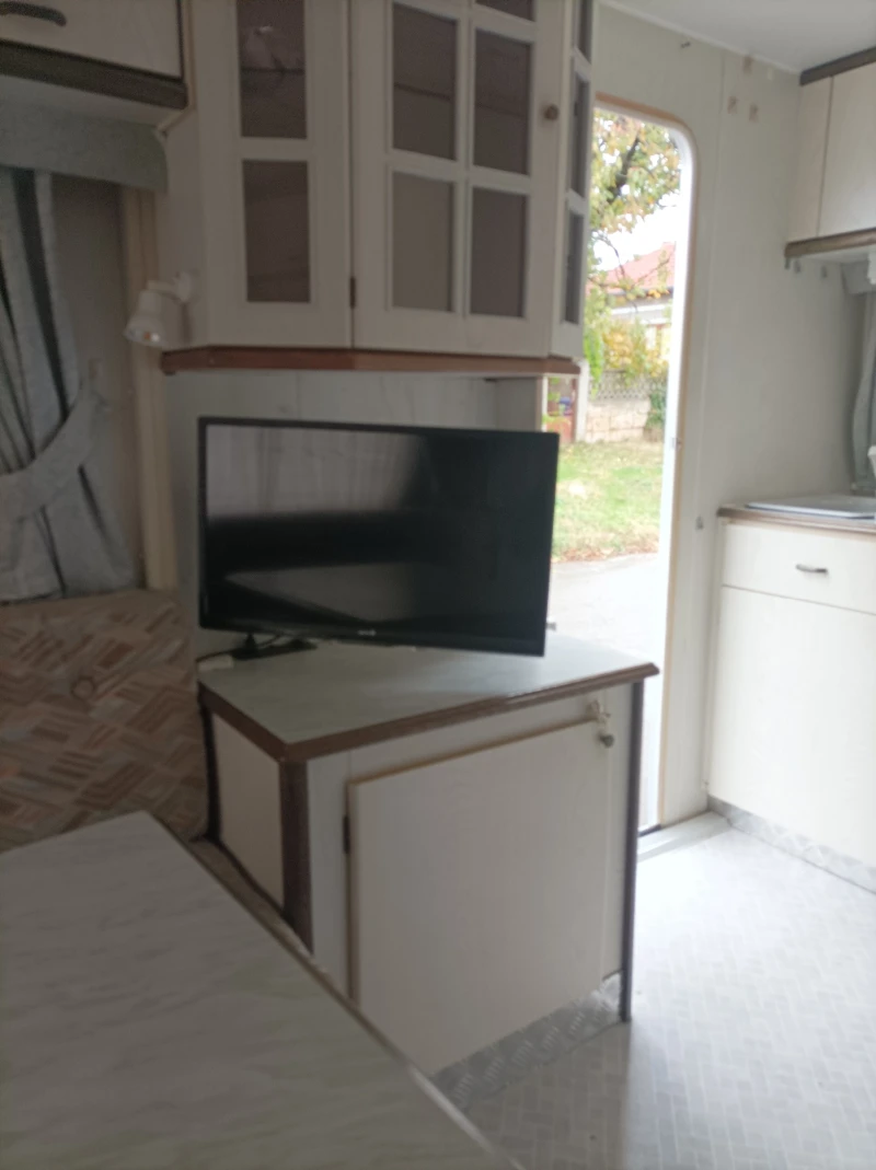 Каравана Hobby clasic, снимка 4 - Каравани и кемпери - 52511101