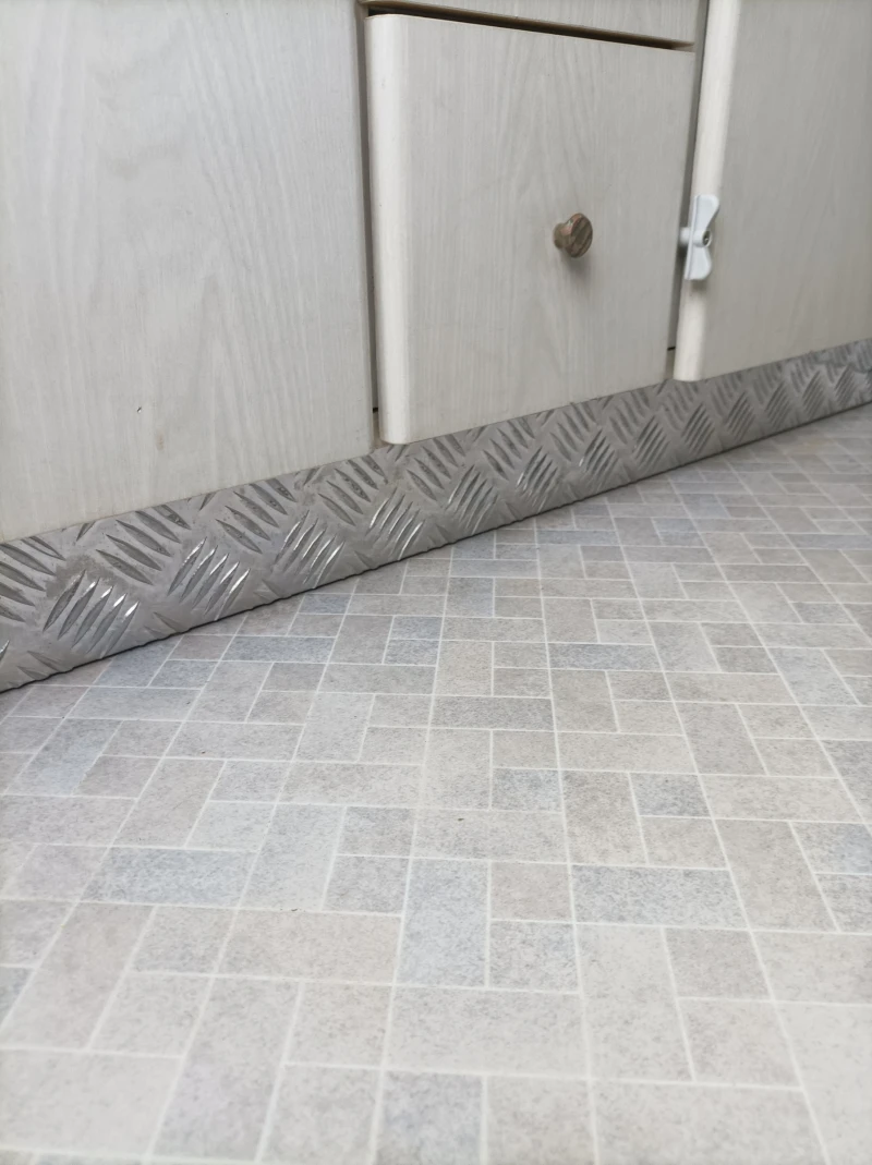 Каравана Hobby clasic, снимка 13 - Каравани и кемпери - 52511101