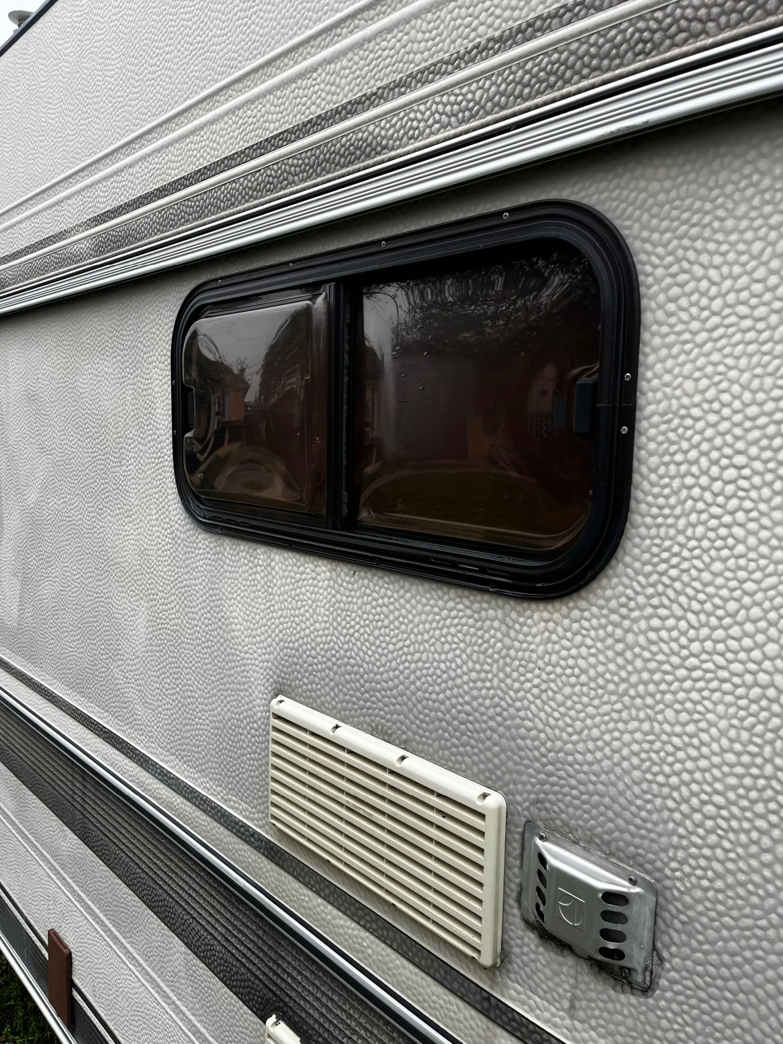 Каравана Hobby De Luxe 495 - изображение 5